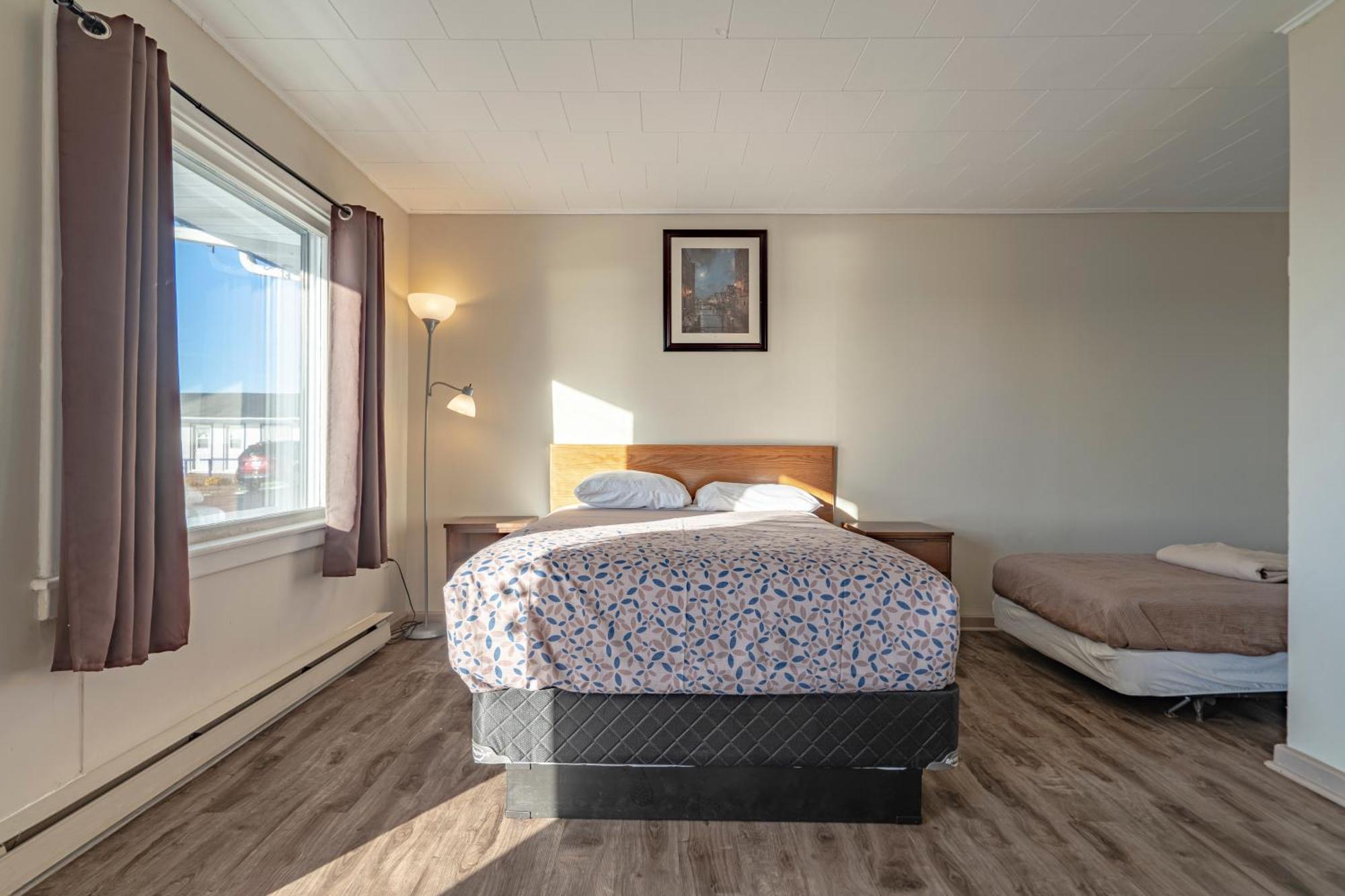 Novastar Motel On The Lake Yarmouth Eksteriør billede